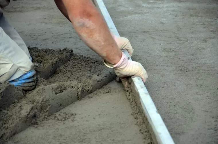 Isolant en polystyrène expansé sous une dalle en béton, Riez, Maçonnerie Da Silva Pedro