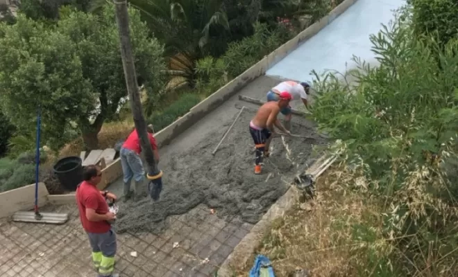 Béton coulé par toupie 